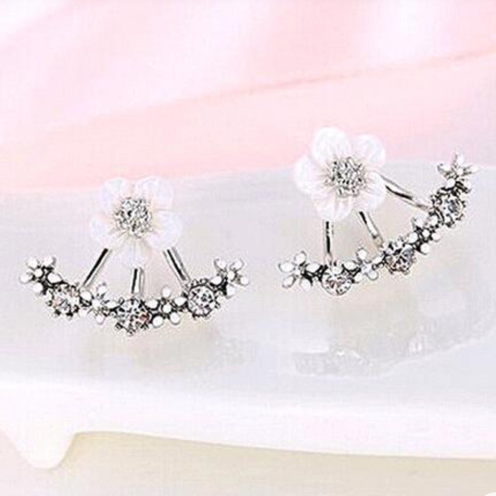 Daisy Flower with Rhinestones - Picture 2 of 2